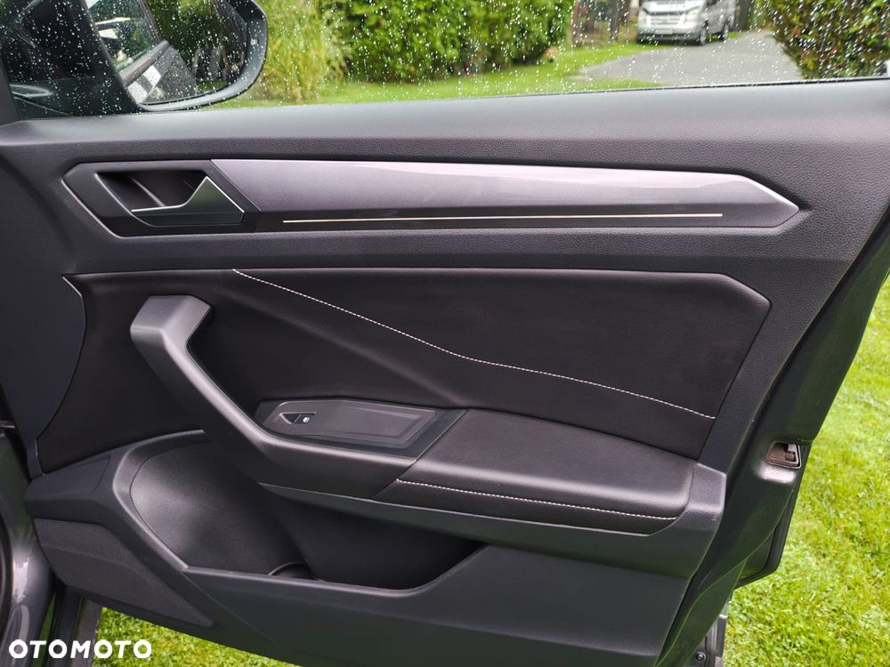 Volkswagen T-Roc 1.5 TSI Style - 27