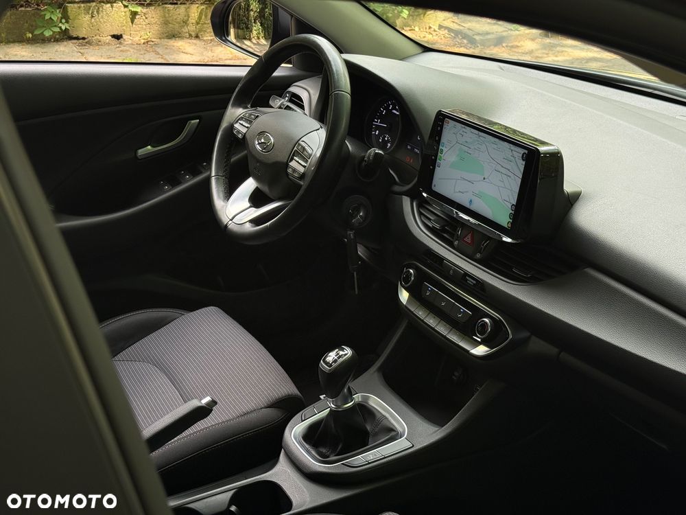 Hyundai i30 1.5 DPI Classic + - 16