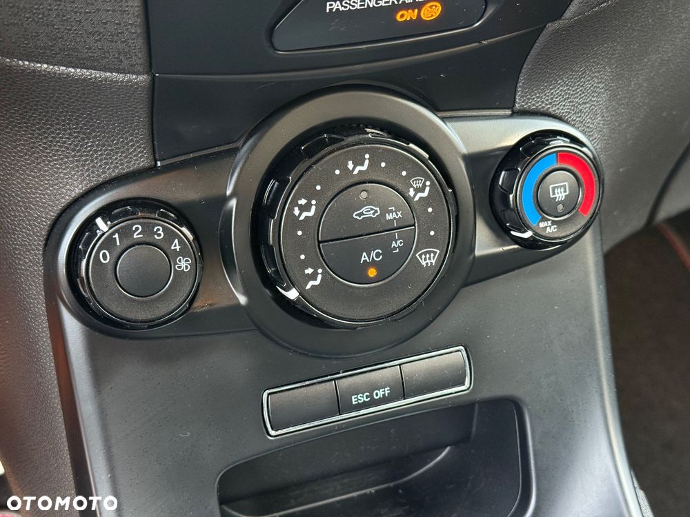 Ford Fiesta 1.6 EcoBoost ST - 25