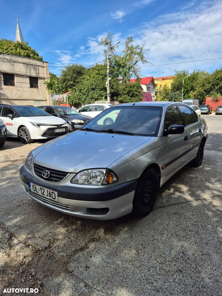 Toyota Avensis 1.6 Sdn. Linea Terra - 1