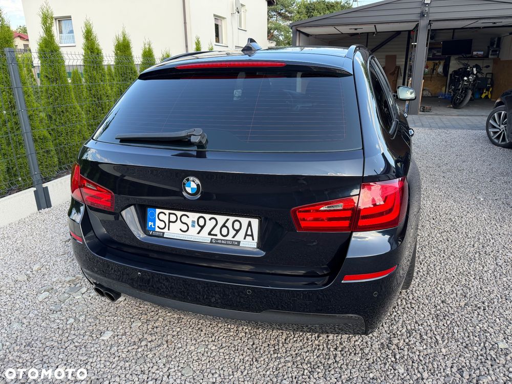 BMW Seria 5 525d xDrive - 10