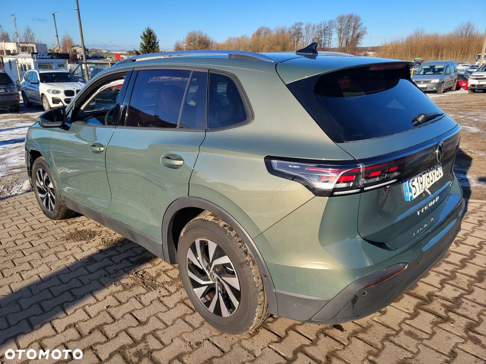 Volkswagen Tiguan - 1
