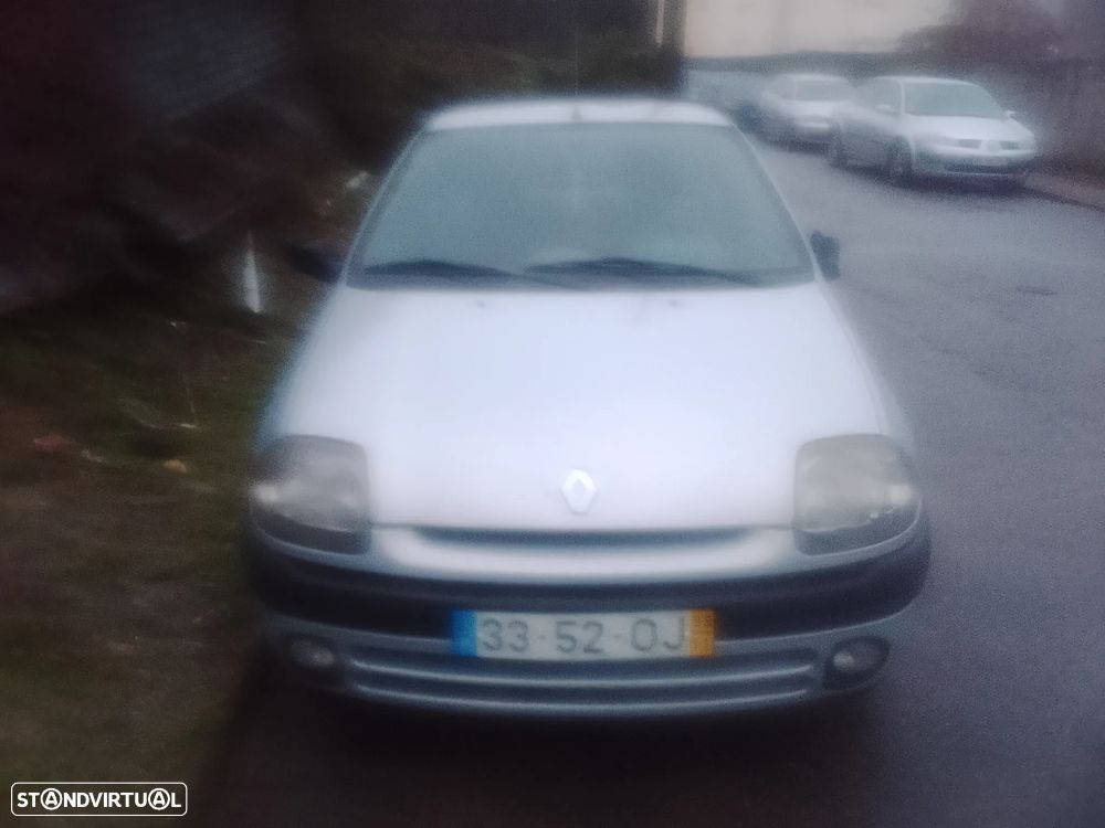 Renault Clio 1.9 D RN - 3