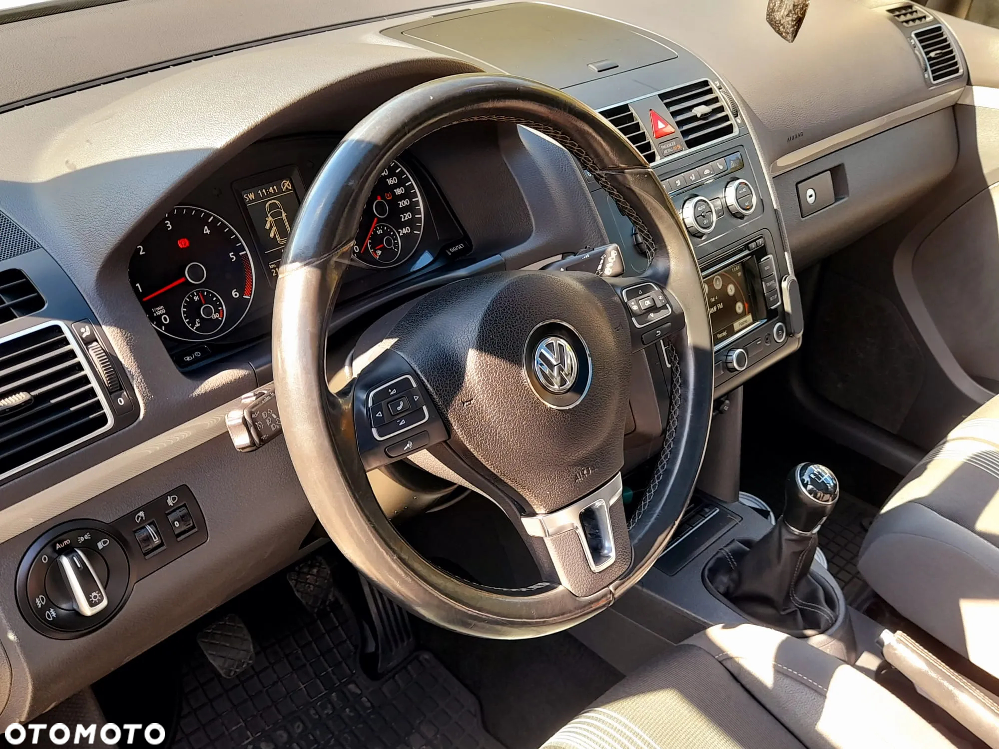 Volkswagen Touran 2.0 TDI DPF Highline - 24