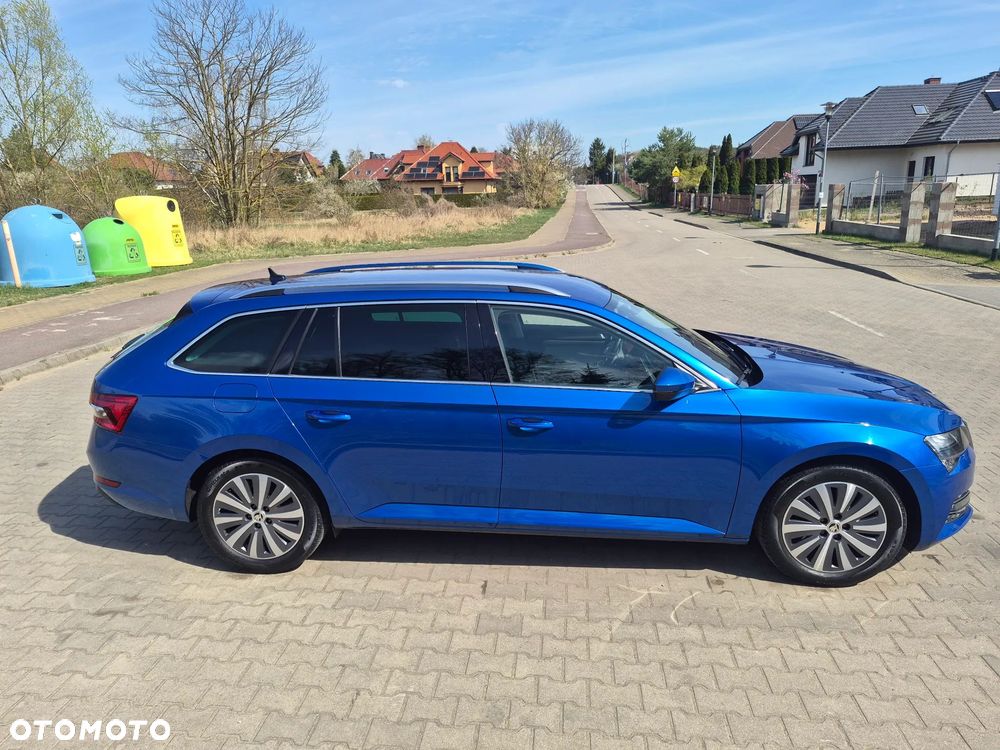 Skoda Superb 2.0 TDI SCR Style DSG - 4