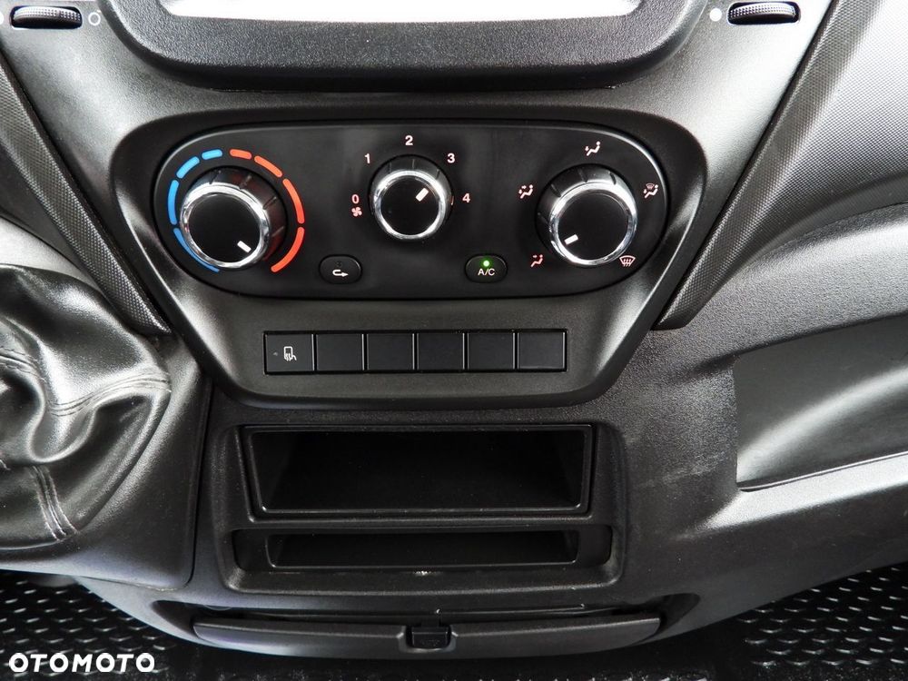 Iveco DAILY 35C16 WYWROTKA PODWÓJNA KABINA DOKA 6 MIEJSC TEMPOMAT NAWIGACJA BLIŹNIACZE KOŁA KLIMATYZACJA  160KM - 37