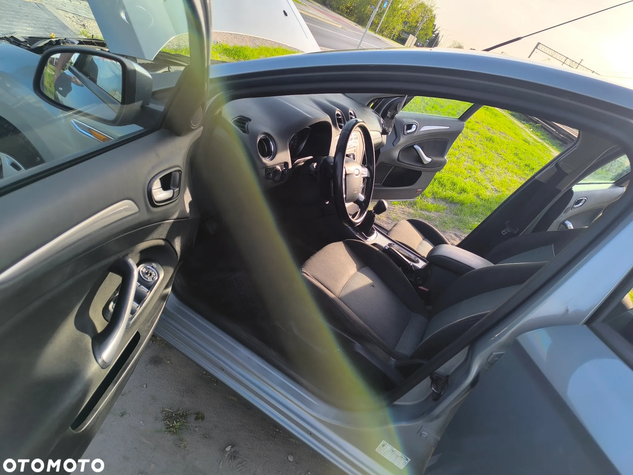 Ford Mondeo 1.8 TDCi Ambiente - 39