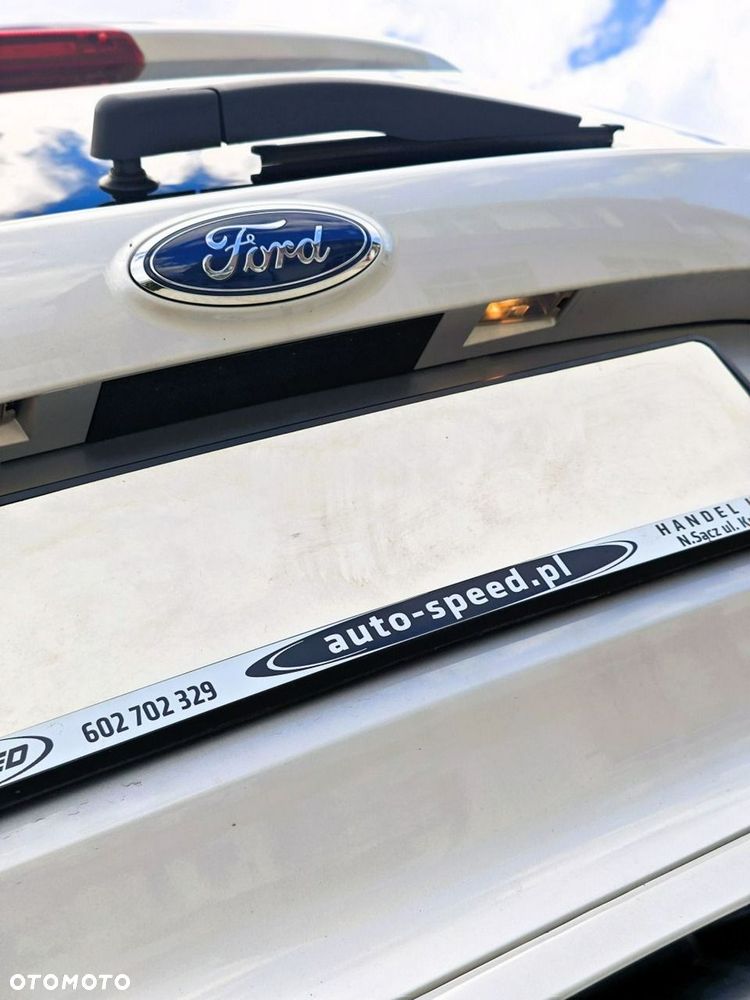 Ford Kuga - 37