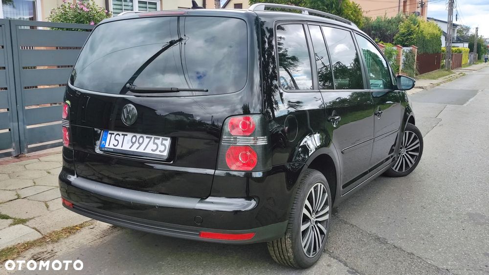 Volkswagen Touran 2.0 TDI DPF Highline - 13