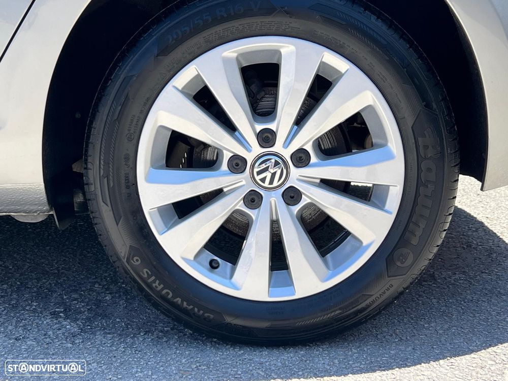 Volkswagen Golf 1.6 TDi GPS Edition — fotografia 4