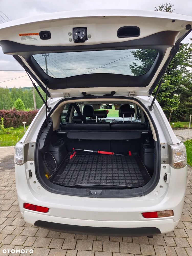 Mitsubishi Outlander Instyle NAVI + - 6