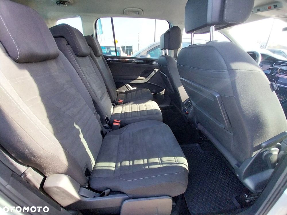 Volkswagen Touran - 8