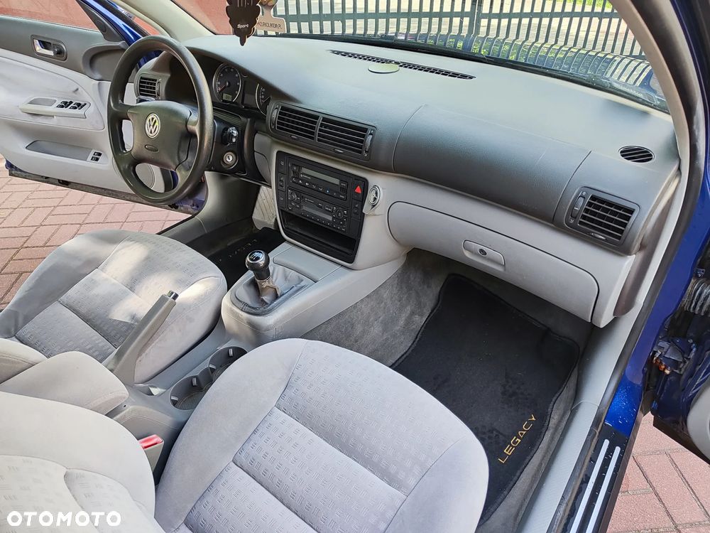 Volkswagen Passat 1.6 Comfortline - 15