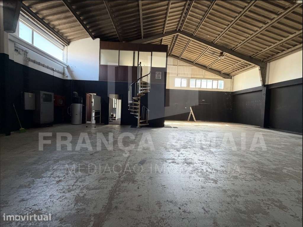 ARRENDAMENTO | Armazém em Canelas - Vila Nova de Gaia - Grande imagem: 2/15