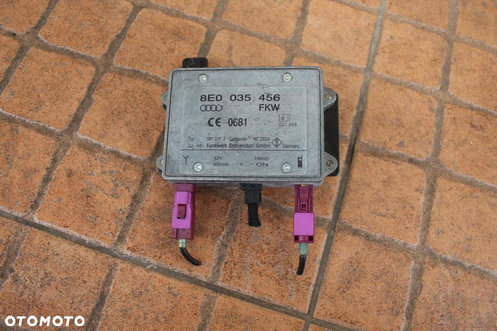 WZMACNIACZ ANTENOWY AUDI A4 B6 8E0035456 - 1