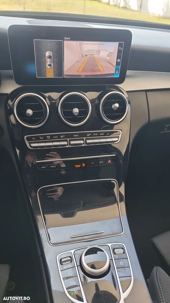 Mercedes-Benz C - 12