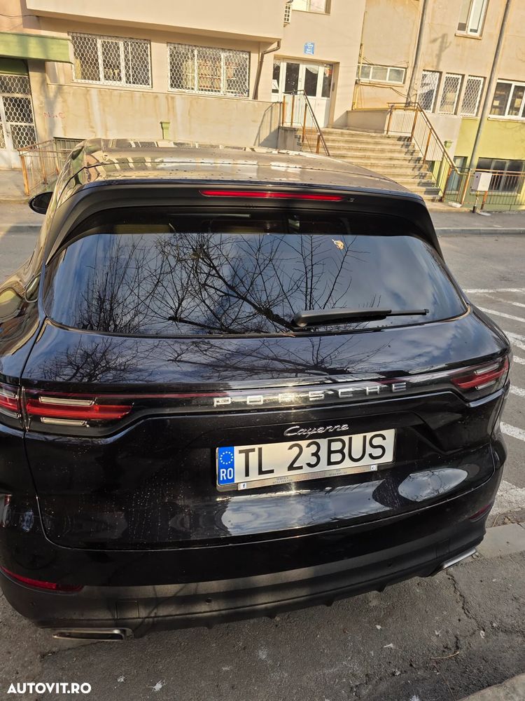 Porsche Cayenne - 4