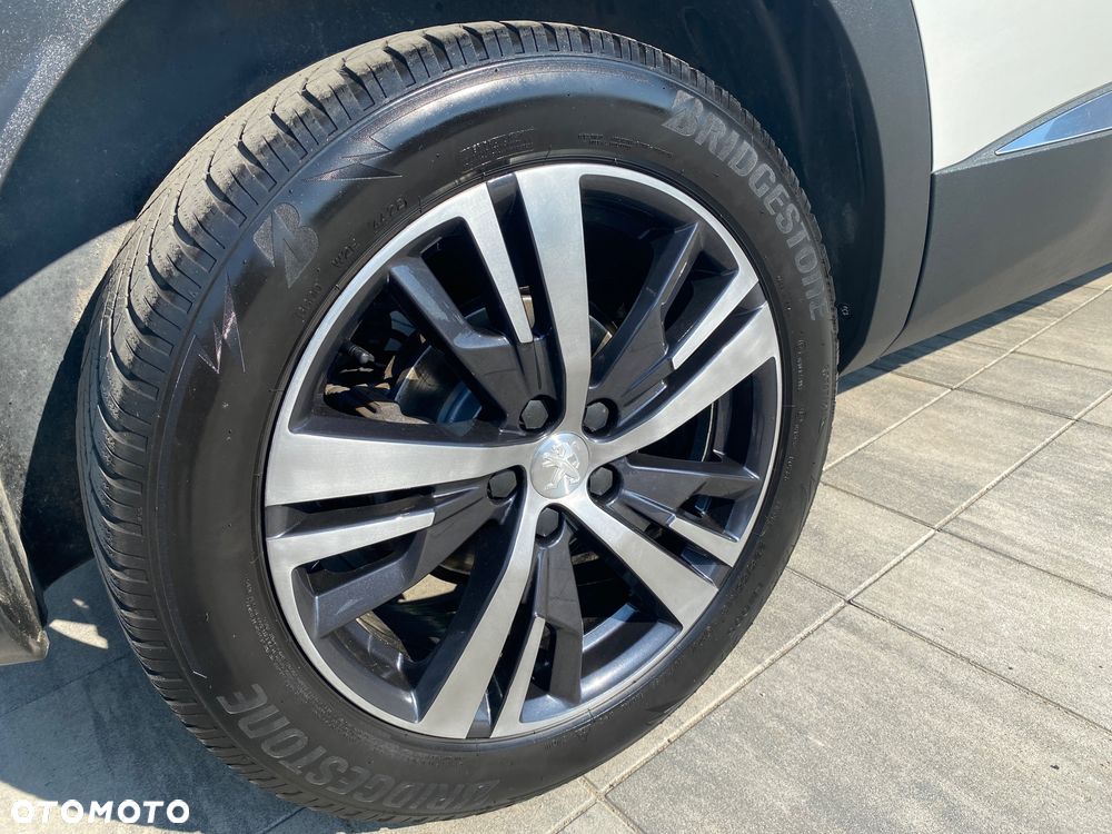 Peugeot 3008 1.2 PureTech Allure S&S - 41