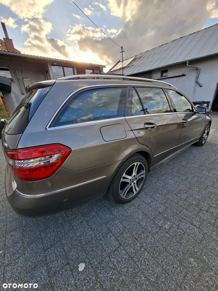 Mercedes-Benz Klasa E 350 CDI BlueEff Avantgarde - 22