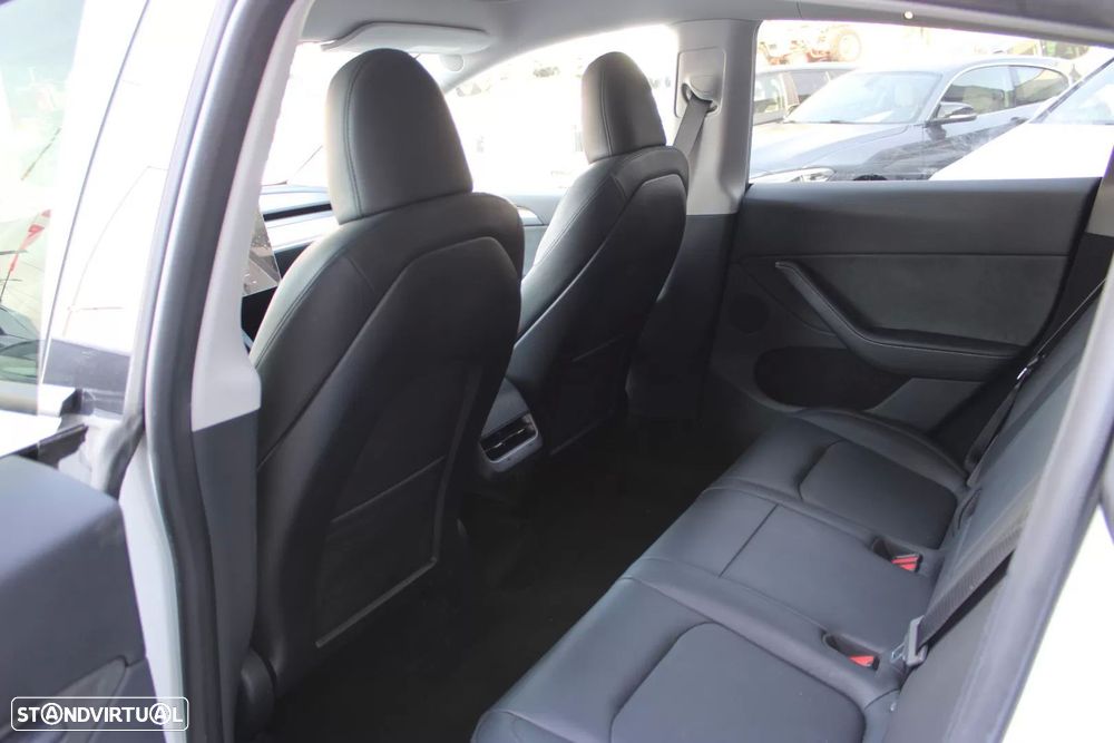 Tesla Model Y Standard - 13