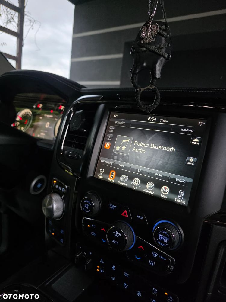 RAM 1500 Crew Cab Sport - 24