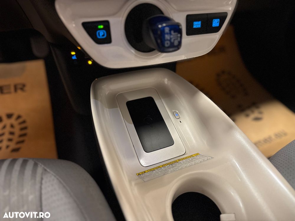 Toyota Prius HSD Sol Plus - 16
