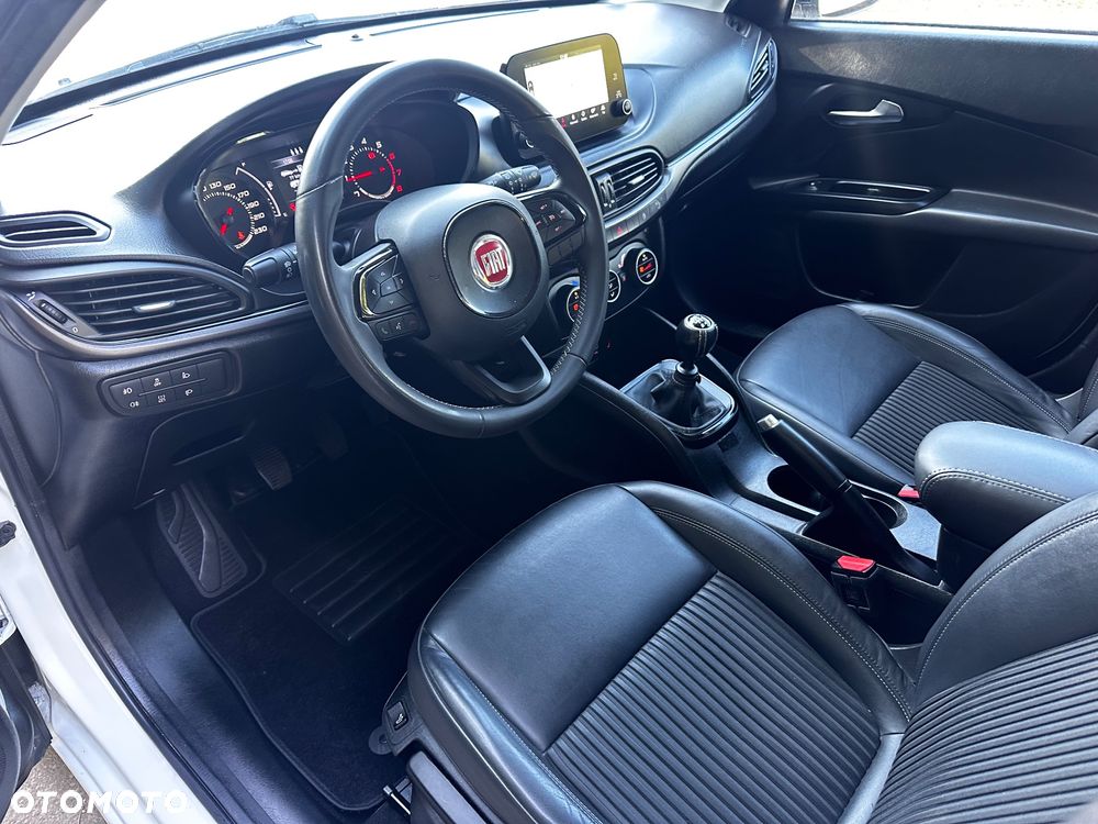 Fiat Tipo 1.4 T-Jet Business Line - 18