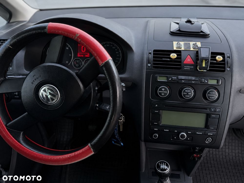 Volkswagen Touran 2.0 TDI Highline - 6