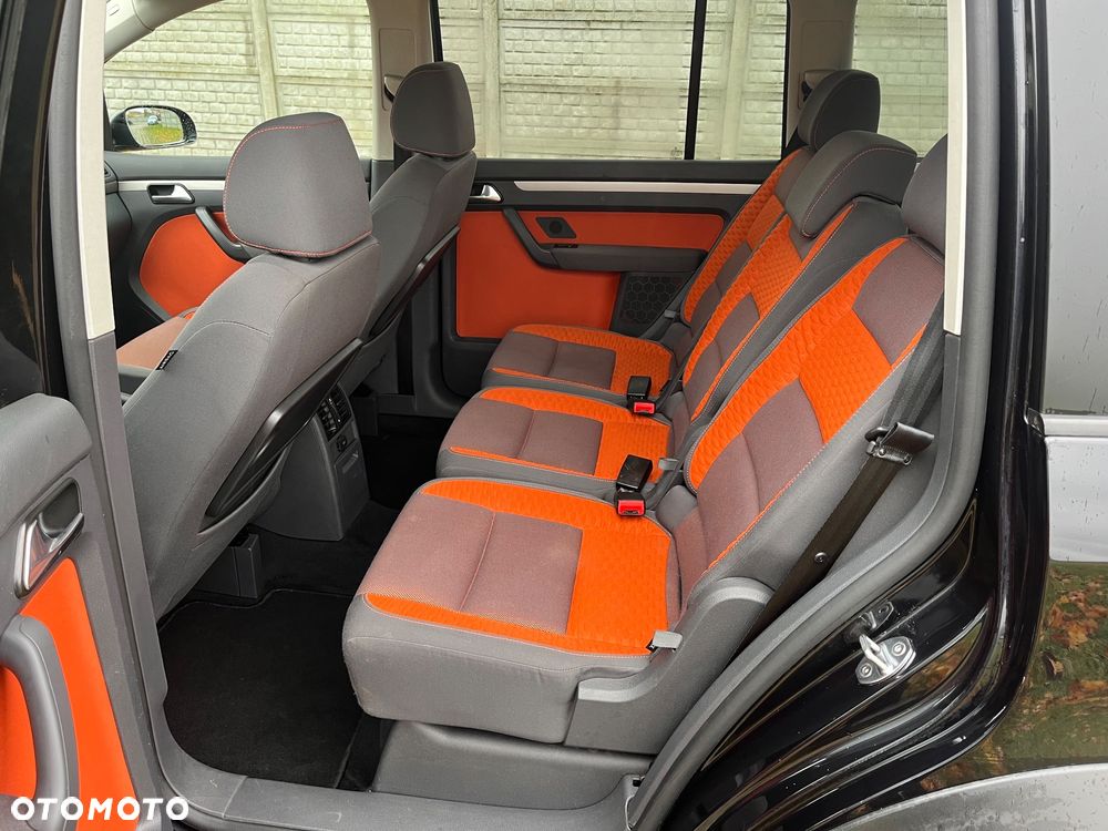 Volkswagen Touran 2.0 TDI DPF Cross - 9