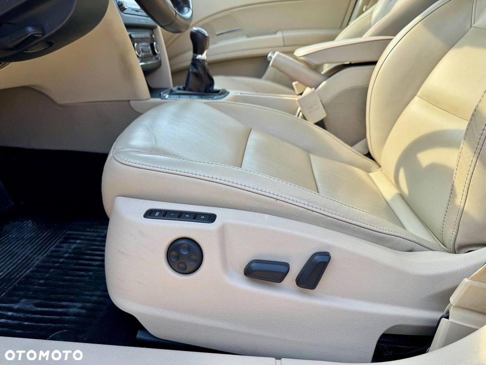 Skoda Superb 2.0 TDI L&K - 11
