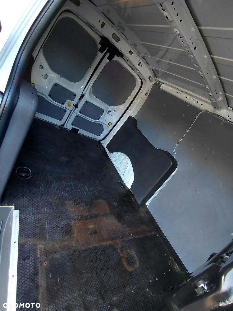 Ford Transit Connect - 35