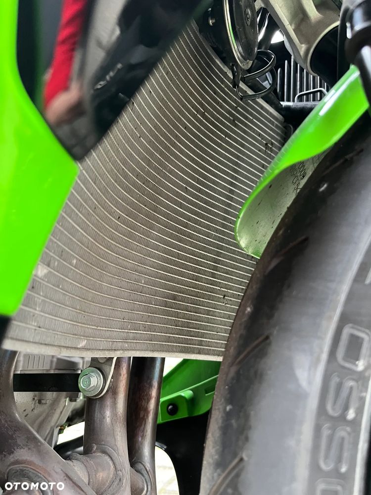 Kawasaki ZXR - 28