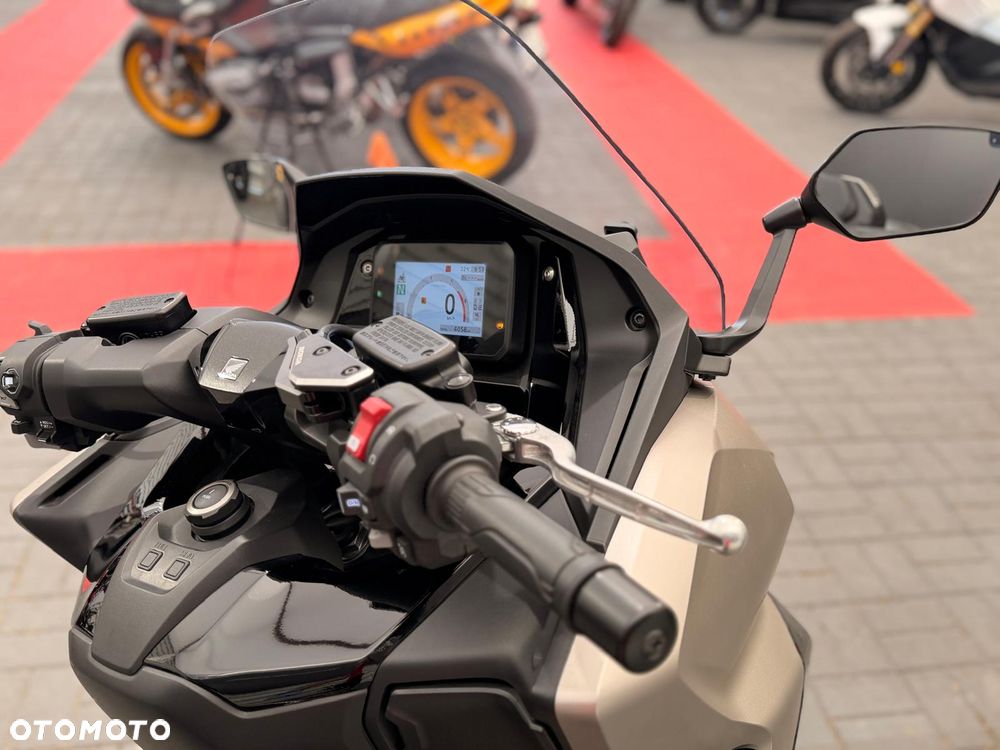Honda NSS - 9