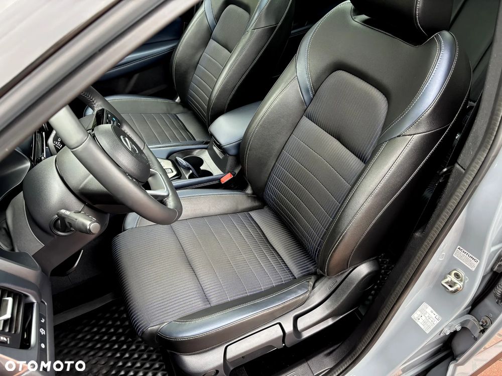 Nissan Qashqai 1.3 DIG-T mHEV Premiere Edition - 17