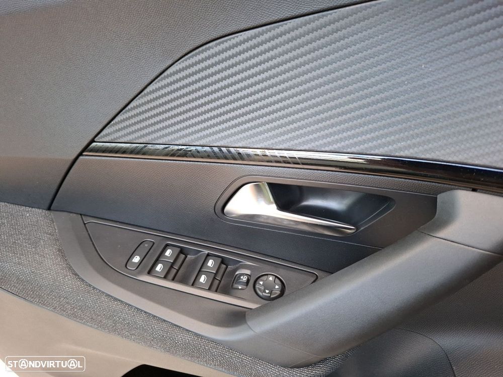 Peugeot e-2008 54 kWh Style - 21