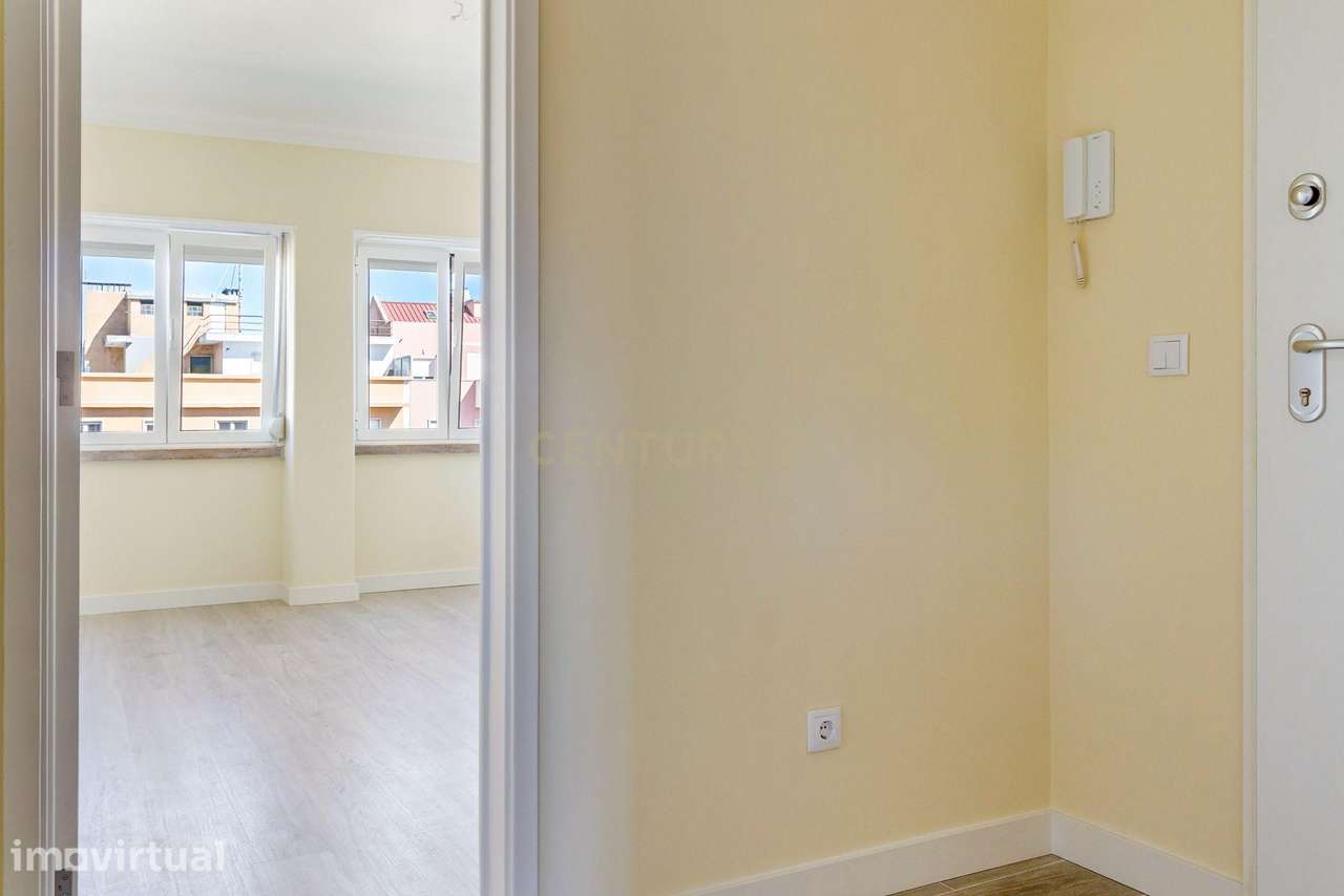 Apartamento T3 com renovação a estrear, na Avenida de Roma, Alvalade, - Grande imagem: 2/27