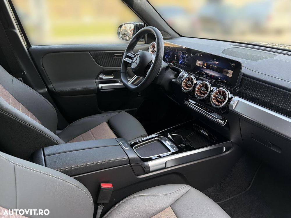 Mercedes-Benz EQB - 13