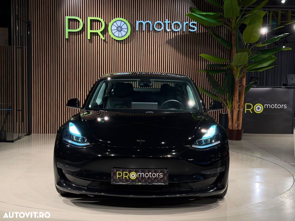 Tesla Model 3 - 6