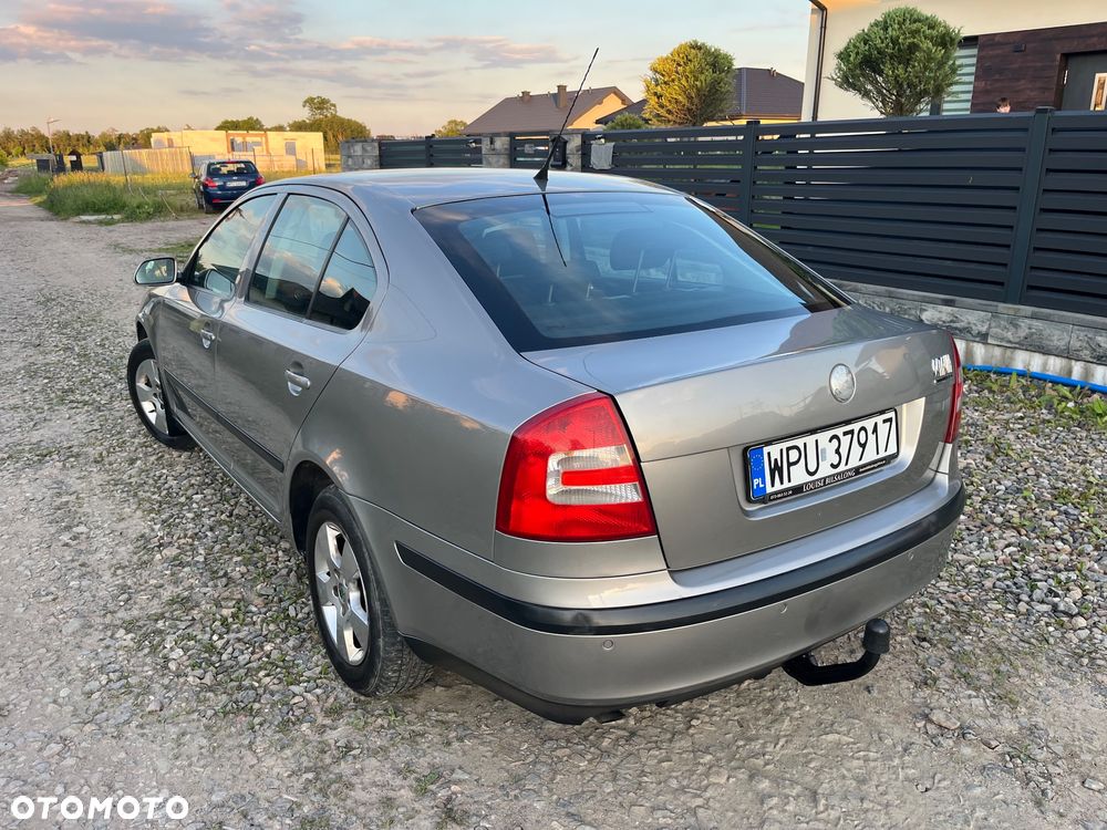 Skoda Octavia 1.6 Ambition - 13