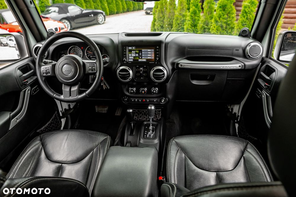 Jeep Wrangler Unlimited 3.6 Automatik Sahara - 28