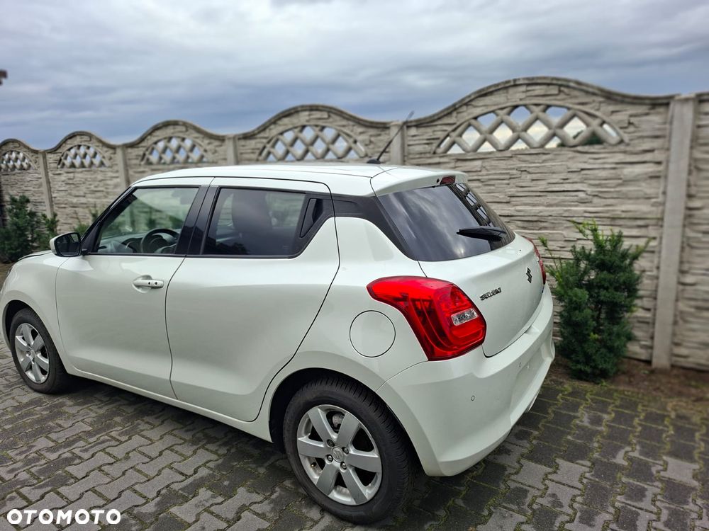 Suzuki Swift 1.2 Dualjet Hybrid Allgrip Comfort - 5