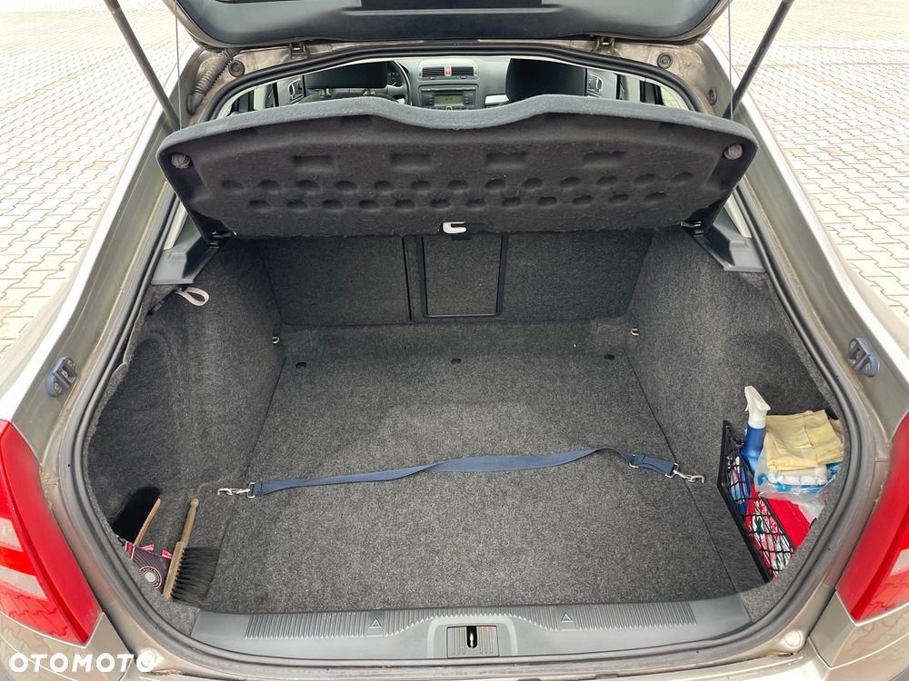 Skoda Octavia 1.9 TDI Classic DSG - 16
