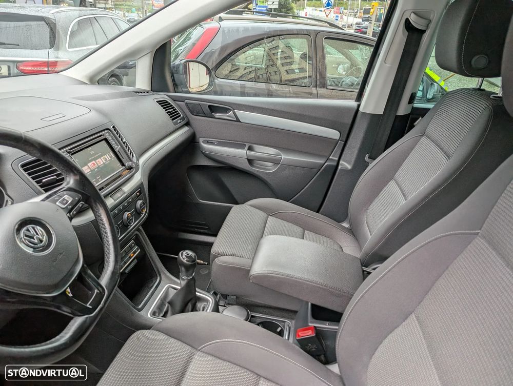VW Sharan 2.0 TDI Confortline - 11
