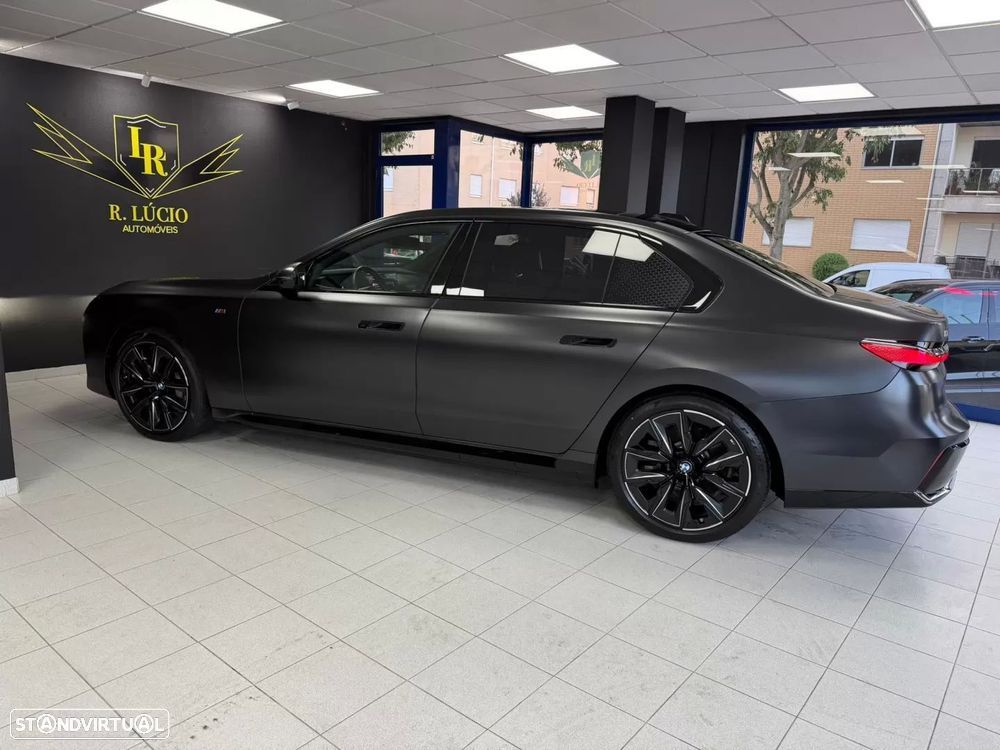 BMW i7 eDrive50 Pack Desportivo M - 15