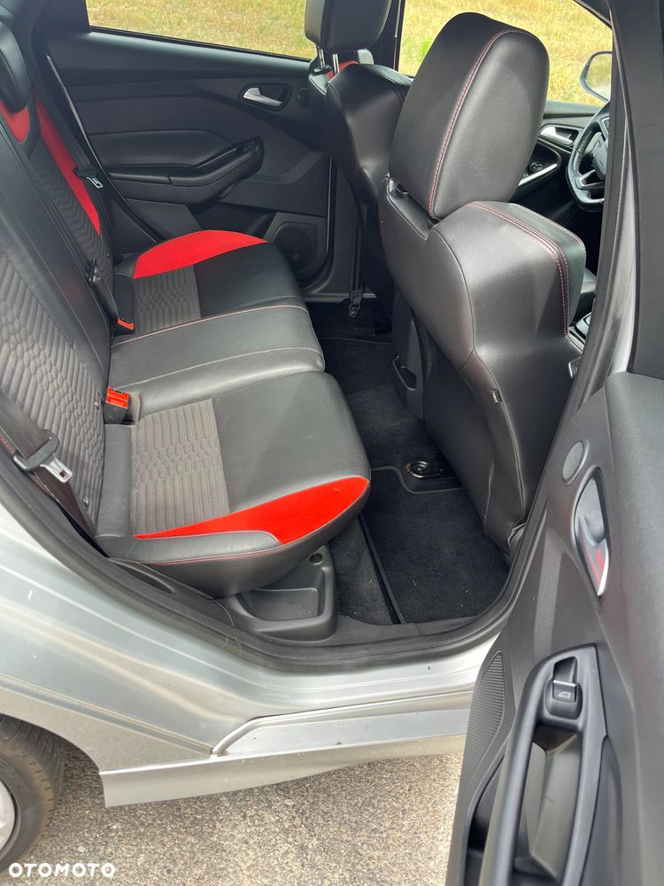 Ford Focus 2.0 EcoBoost ST - 16