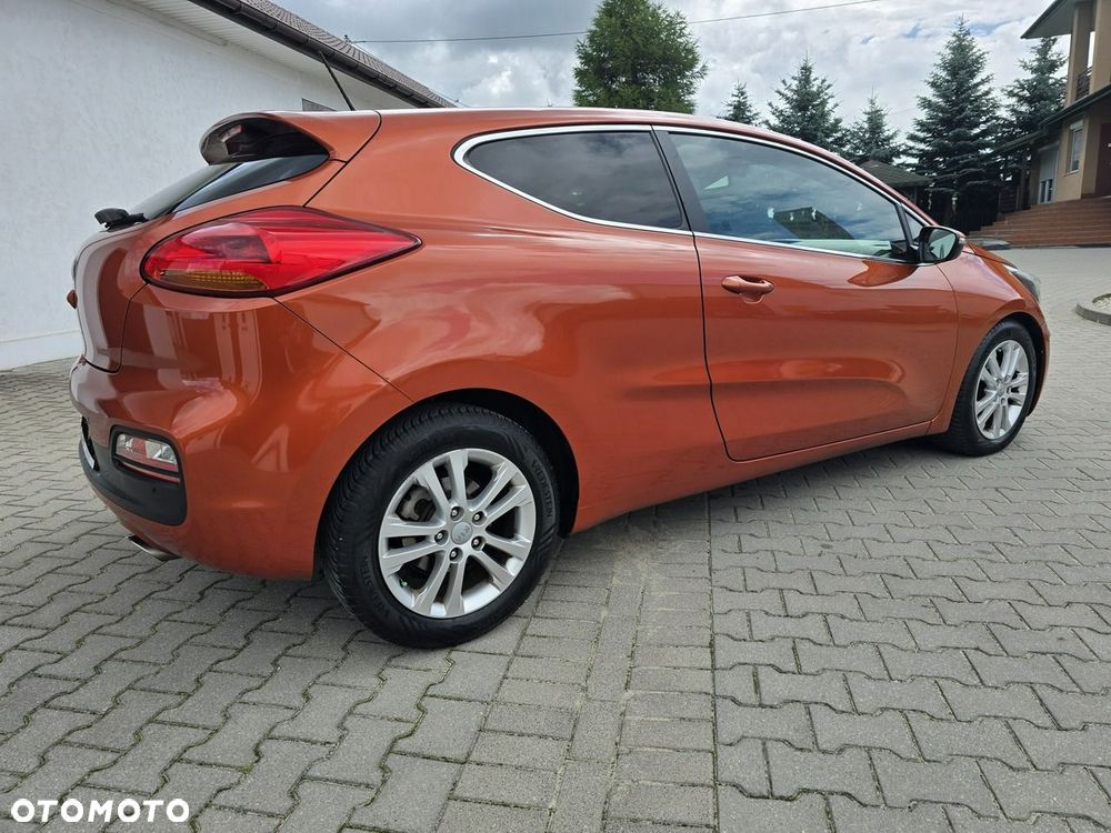 Kia Ceed - 11