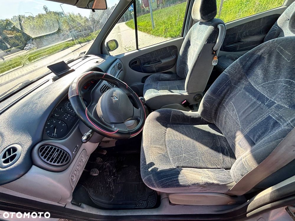 Renault Scenic 1.6 16V EXpression - 12