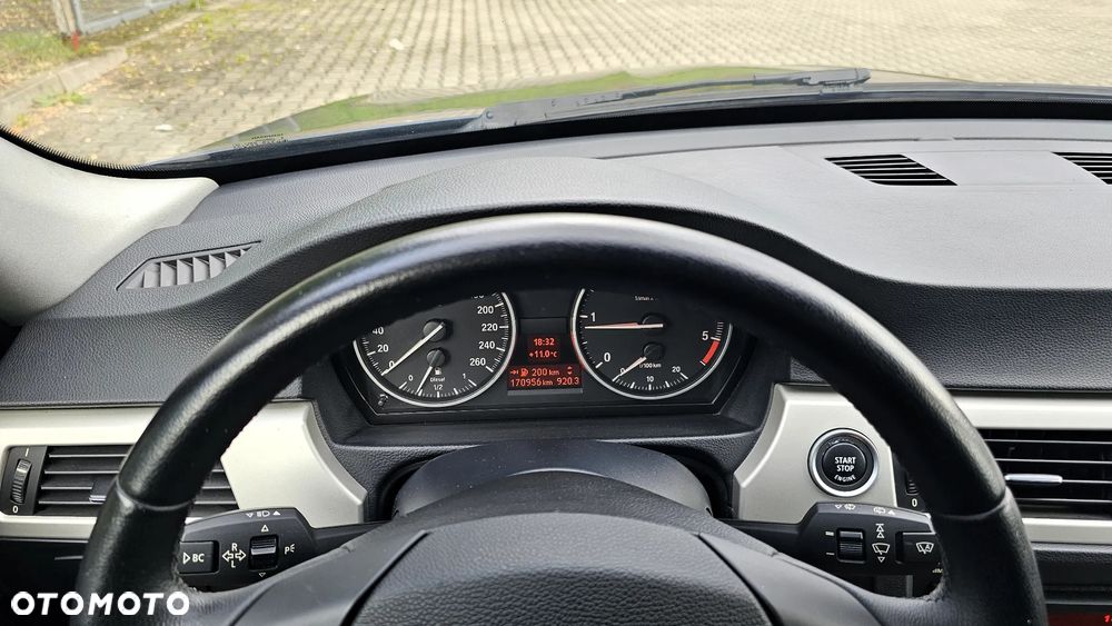 BMW Seria 3 320d Luxury Line - 22