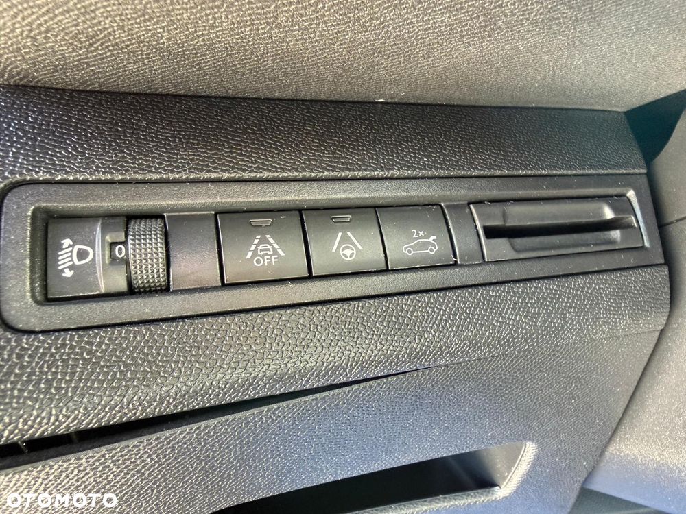 Peugeot 3008 1.2 PureTech GPF Allure S&S EAT8 - 20