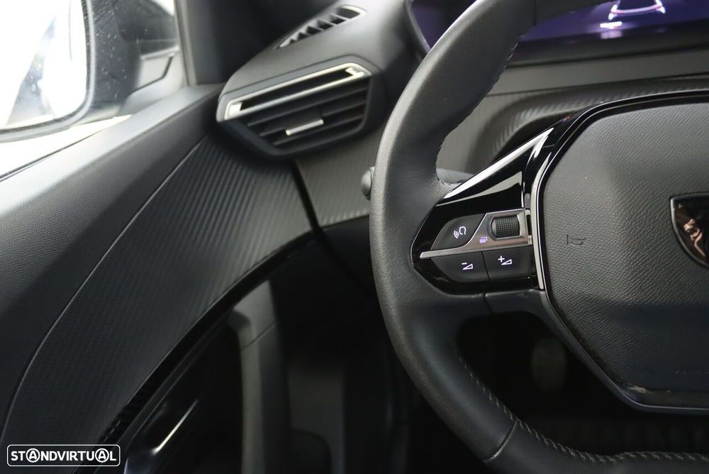Peugeot 2008 1.2 PureTech Allure - 8